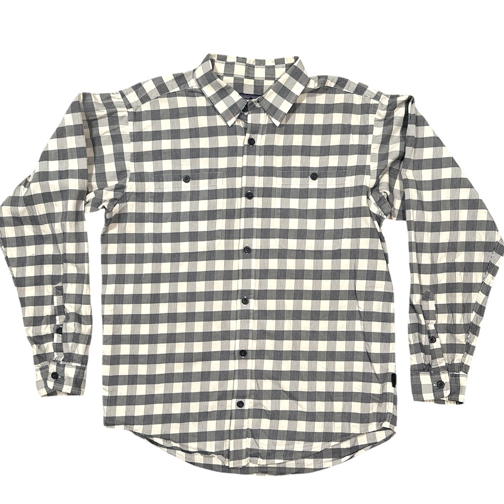 Patagonia Men’s Classic Navy & White Checkered Long Sleeve Button Down Shirt, M